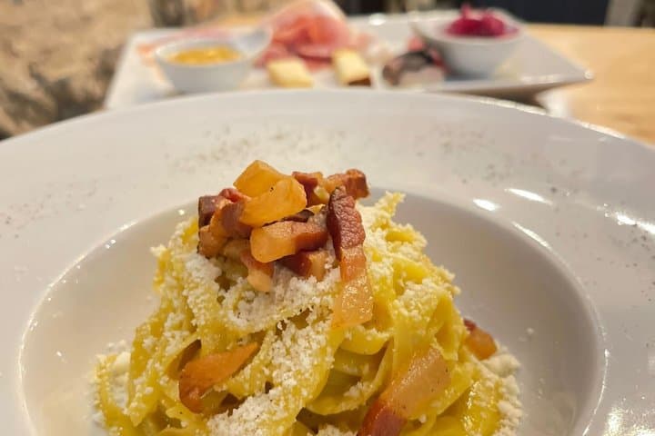 Rom: 5* Trastevere Luxus-Foodtour mit unbegrenztem feinen Wein — Foto 2
