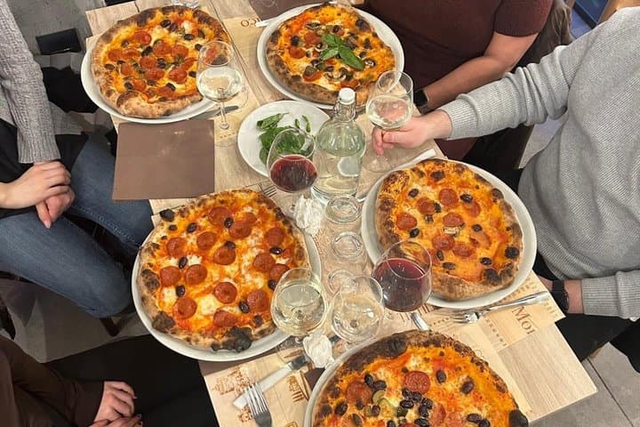 Handgemachte Pizza und Dessertzubereitung in Verona — Foto 4