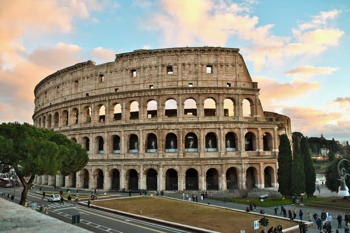 Visite guidée du sol de l'arène du Colisée, du Forum et du Palatin à Rome