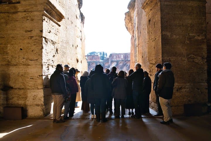 Geführte Tour durch den Arena-Boden des Kolosseums, Forum und Palatin in Rom — Foto 5