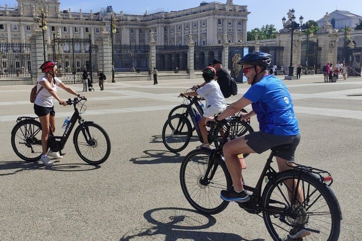 Tour Privato in E-Bike a Madrid: Attrazioni e Gemme Nascoste — foto 3