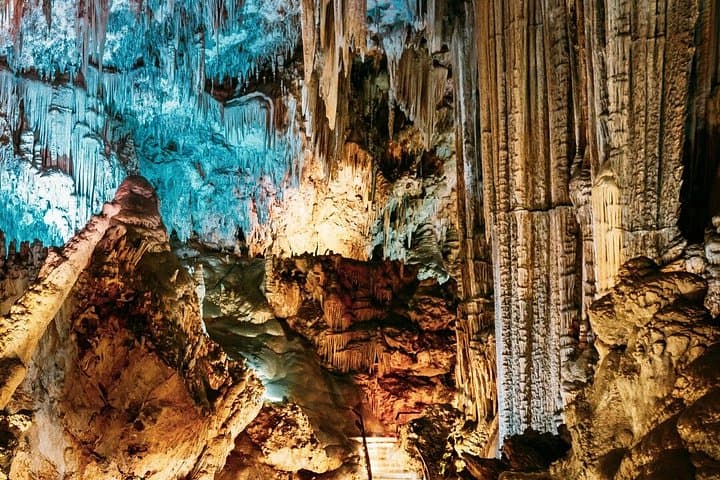 Frigiliana y Nerja: Cuevas incluidas desde Málaga y la Costa del Sol