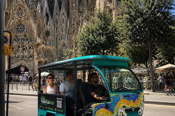 Barcelona Elektrischer Tuk Tuk Privattour — Foto 4