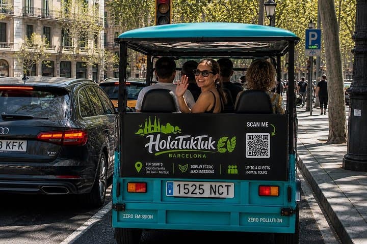 Barcelona Elektrischer Tuk Tuk Privattour — Foto 2