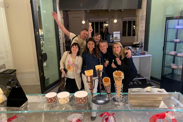 Verona Gourmet Food Tour mit Abendessen, Wein und Gelato — Foto 5