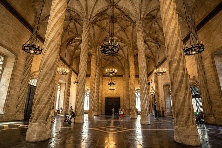 Valencia La Lonja de la Seda Tour mit bevorzugtem Eintritt