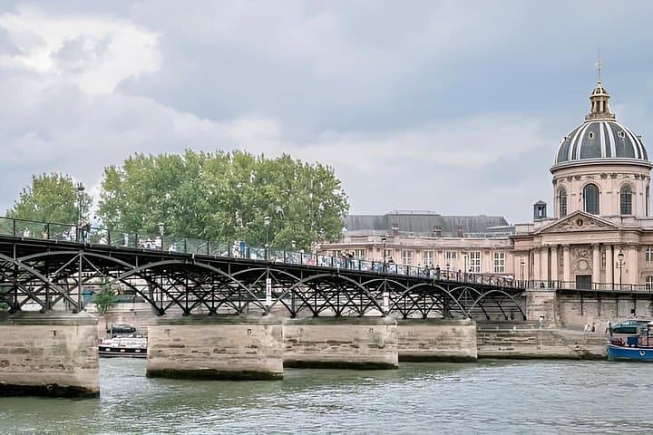 Tour a piedi delle location di Emily in Paris — foto 5