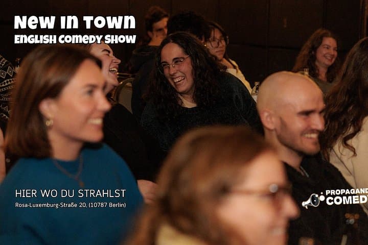 Englische Stand-Up-Comedy bei HIER WO DU STRAHLST, Berlin