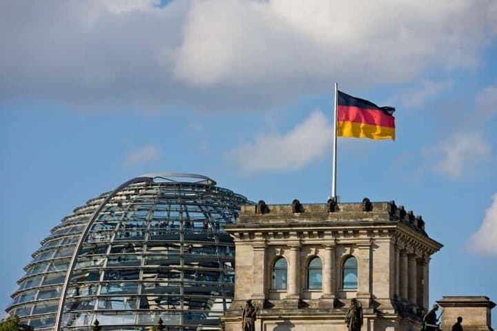 Tour a pie del Reichstag de Berlín y el Memorial del Holocausto — foto 2