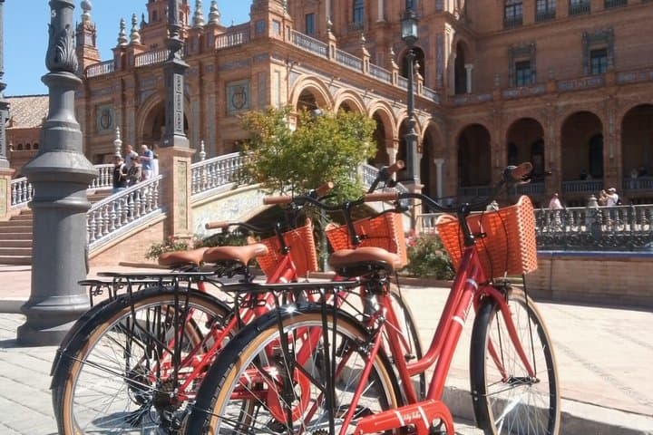 Siviglia: Tour guidato in piccoli gruppi in bicicletta e e-bike — foto 5