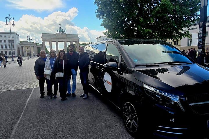 Berlin VIP TOUR - Private Bustour mit Chauffeur und Guide