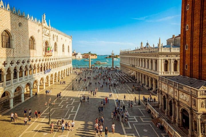 Basilica di San Marco con Terrazza, Palazzo Ducale e Campanile — foto 2