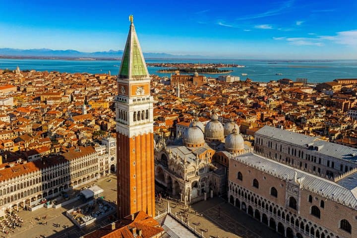 Basilica di San Marco con Terrazza, Palazzo Ducale e Campanile — foto 4