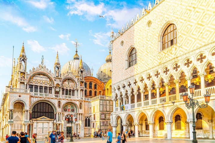Basilica di San Marco con Terrazza, Palazzo Ducale e Campanile — foto 3
