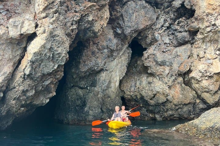 Aventura en Kayak: Cuevas Marinas, Calas Vírgenes y Snorkel — foto 3