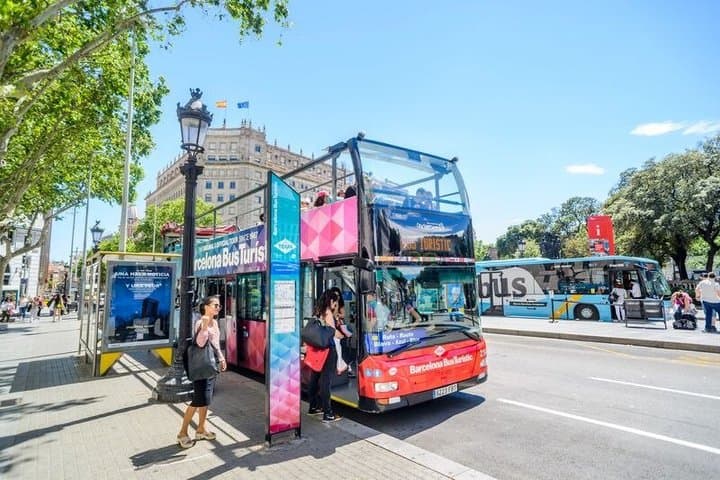 Barcelona Hop-On Hop-Off Bus Tour: 24 or 48 Hours