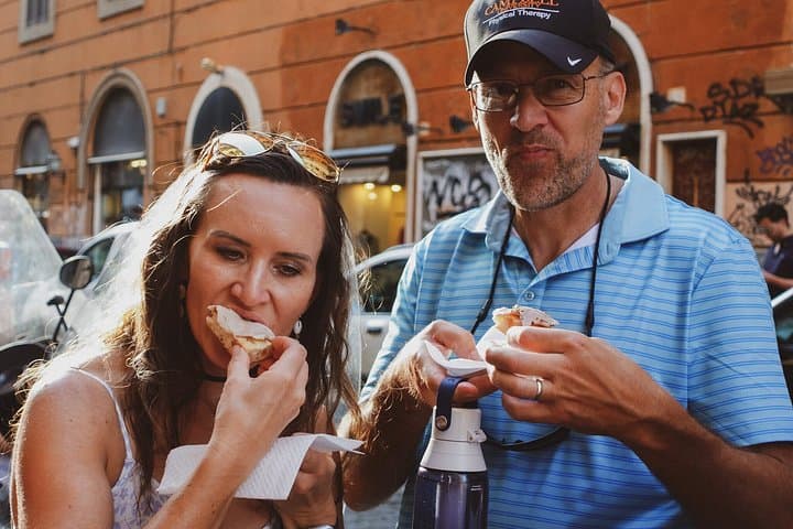 Visite gastronomique en groupe à Trastevere avec vin — photo 4