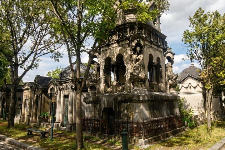 Visites des tombes de célébrités à Montparnasse et au Père Lachaise — photo 1