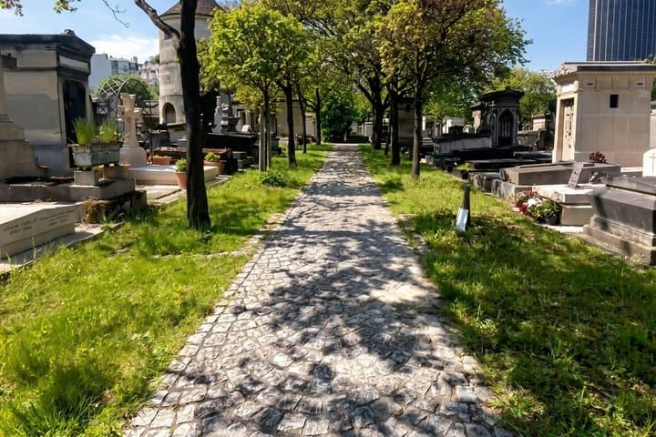 Visites des tombes de célébrités à Montparnasse et au Père Lachaise — photo 3
