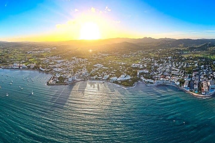 Tour Privado por la Isla de Ibiza con Es Vedra y Dalt Vila