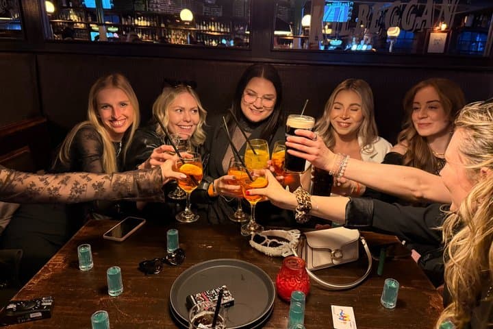 Club Crawl Hamburg : Admission VIP Premium et Jeux de Boissons — photo 2