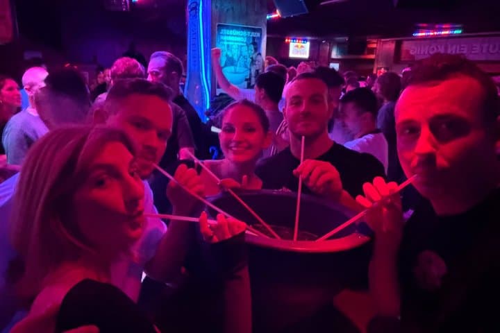Club Crawl Hamburg : Admission VIP Premium et Jeux de Boissons — photo 4