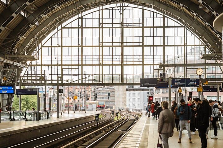 Ostberlin Geschichtstour: Privat & Individuell mit einem lokalen Guide — Foto 5