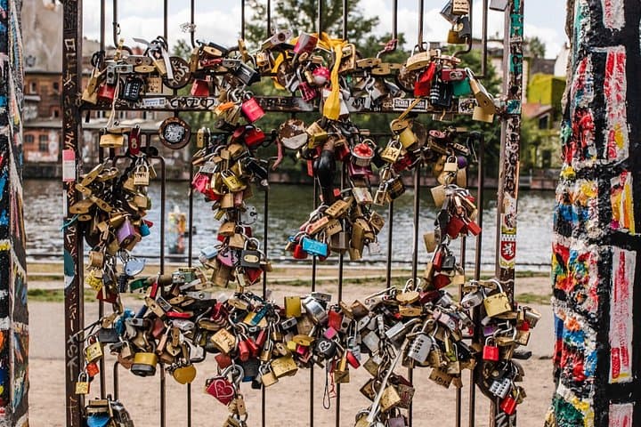 Ostberlin Geschichtstour: Privat & Individuell mit einem lokalen Guide — Foto 4