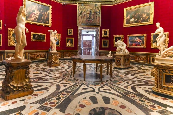 Guía de audio con acceso rápido a la Galería Uffizi o opciones de grupo reducido