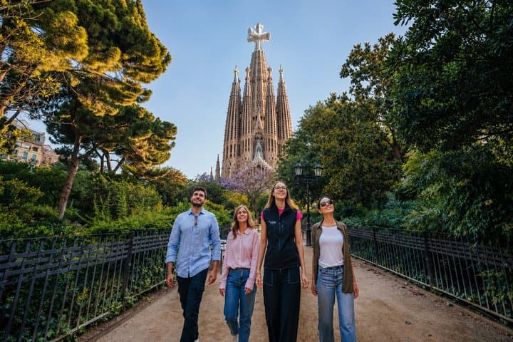 Biglietto Salta Fila per la Sagrada Familia con Guida Ufficiale