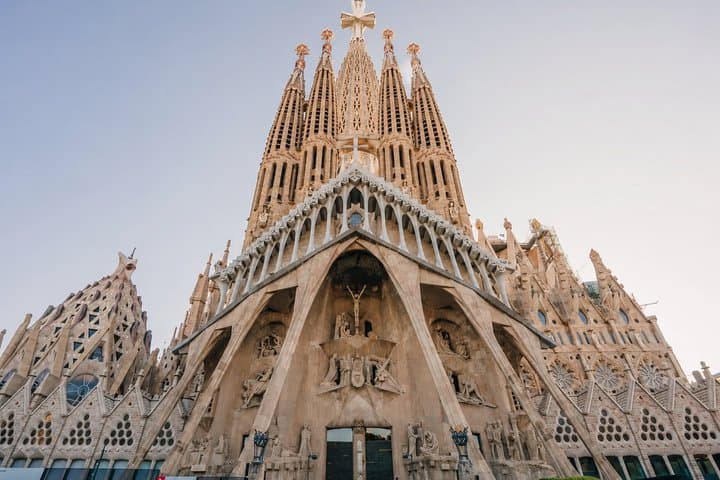 Biglietto Salta Fila per la Sagrada Familia con Guida Ufficiale — foto 3