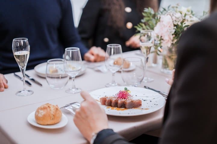 Crucero con Cena Bateaux Mouches® en el río Sena en París — foto 5