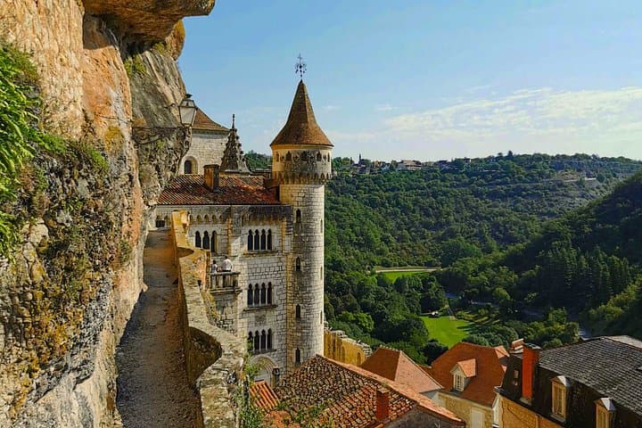 Rocamadour: Excursión de un día para peregrinos, milagros y fe medieval — foto 4