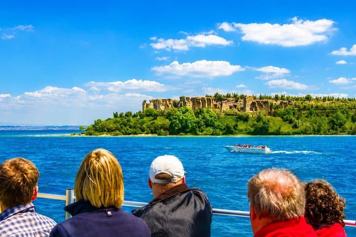 Von Mailand: Verona, Sirmione & Bootsfahrt auf dem Gardasee