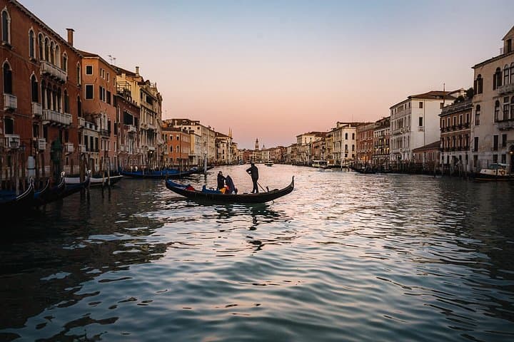 Abendliche Gondelfahrt auf dem Canal Grande — Foto 2