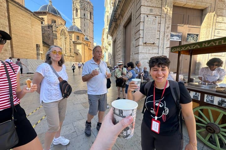 Valencia: Geheimnisse, Geschichte & Tapas Abenteuer in kleiner Gruppe — Foto 2