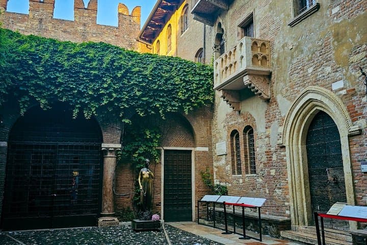 Esperienza di Accesso Veloce al Cortile e al Balcone di Giulietta — foto 2