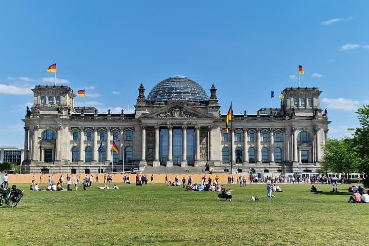 Recorrido por el Barrio Gubernamental con Cámara y Cúpula del Reichstag