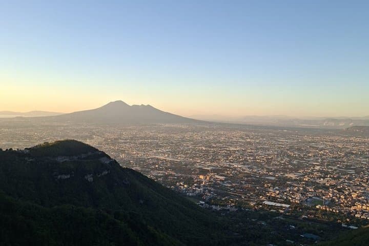 Tour Firmato del Vesuvio e Pompei: Vino e Pranzo da Napoli — foto 2