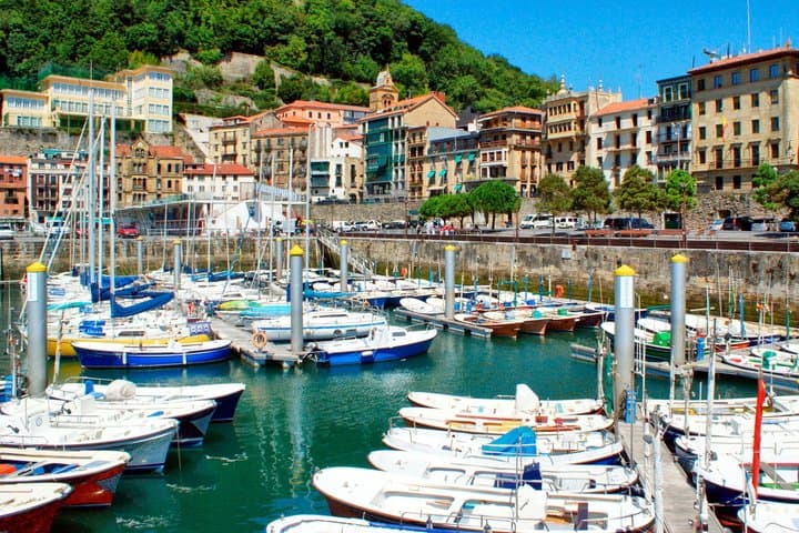 Tour a pie por San Sebastián con guía de audio — foto 2