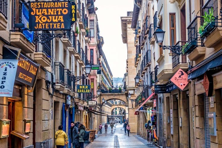 Tour a pie por San Sebastián con guía de audio — foto 5