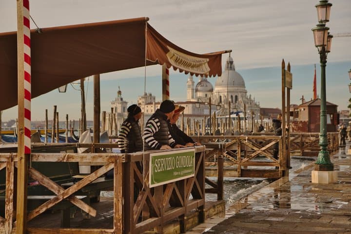Gita in Gondola Semi-Privata a Venezia