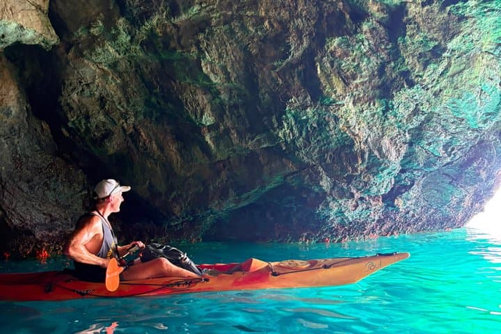 Aventura en Kayak: Cuevas Marinas, Calas Vírgenes y Snorkel — foto 1