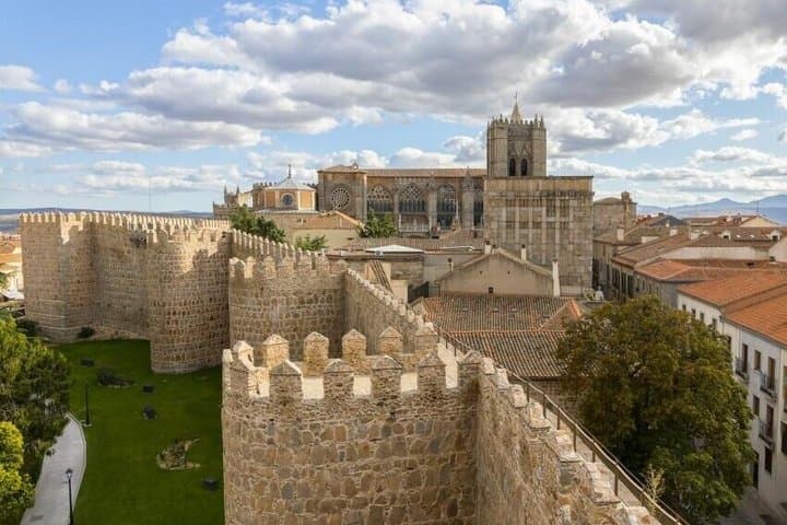 Visite en petit groupe de Séville et Ávila avec prise en charge à l'hôtel depuis Madrid — photo 2