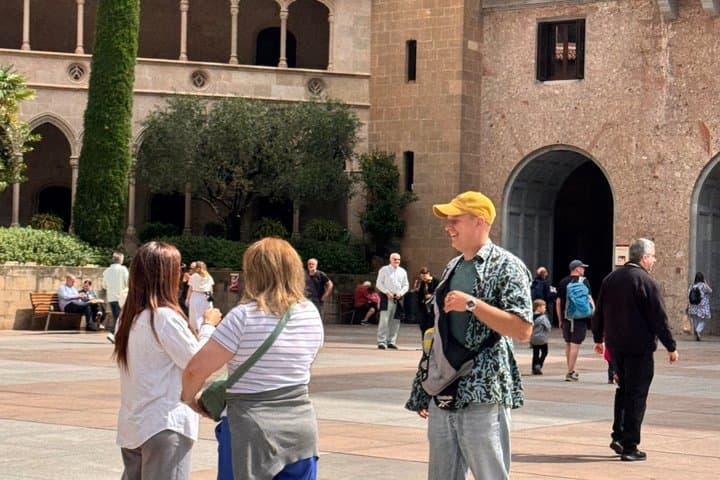 Visite Privée de Montserrat : Vierge Noire, Monastère & Dégustation — photo 2