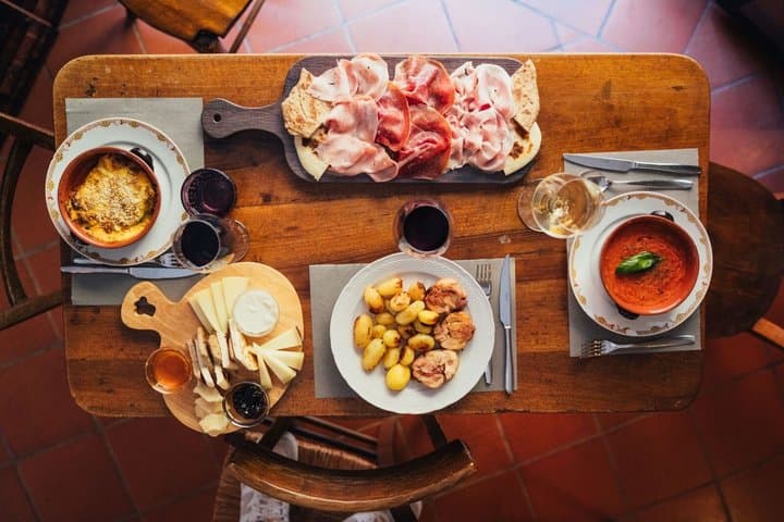 Bolognas versteckte Weinbars und Aperitivo-Erlebnis — Foto 2