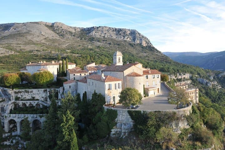 Ganztägige Gruppentour durch die Provence und ihre mittelalterlichen Dörfer ab Nizza — Foto 2