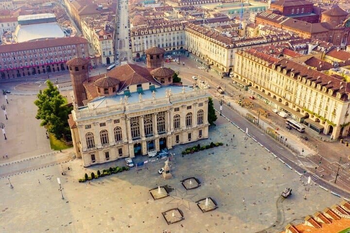Recorrido Autoguiado por la Oscura Historia y Magia de Turín