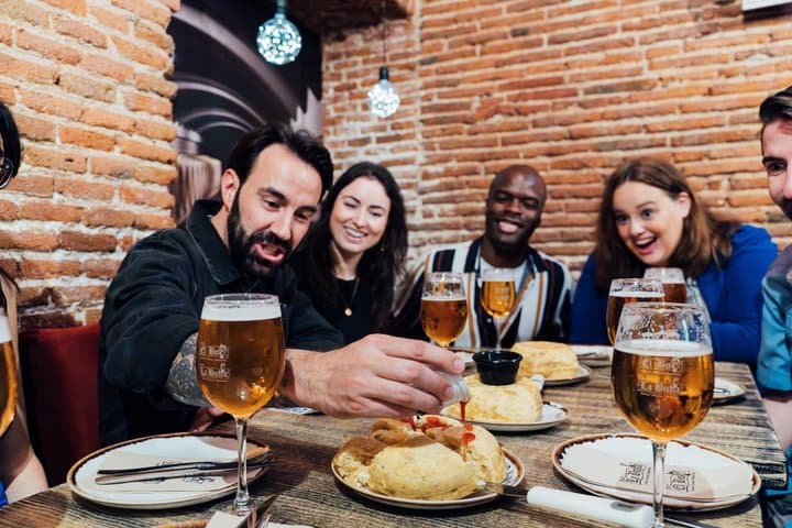 Madrid: Kleingruppen-Foodtour mit Tapas, Wein & Vermouth — Foto 3