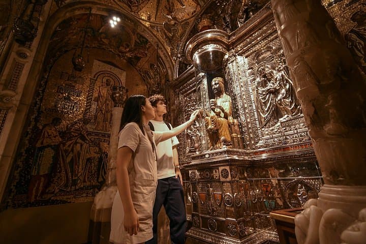 Entrée exclusive à la sacristie de Montserrat et accès direct à la Vierge Noire — photo 3